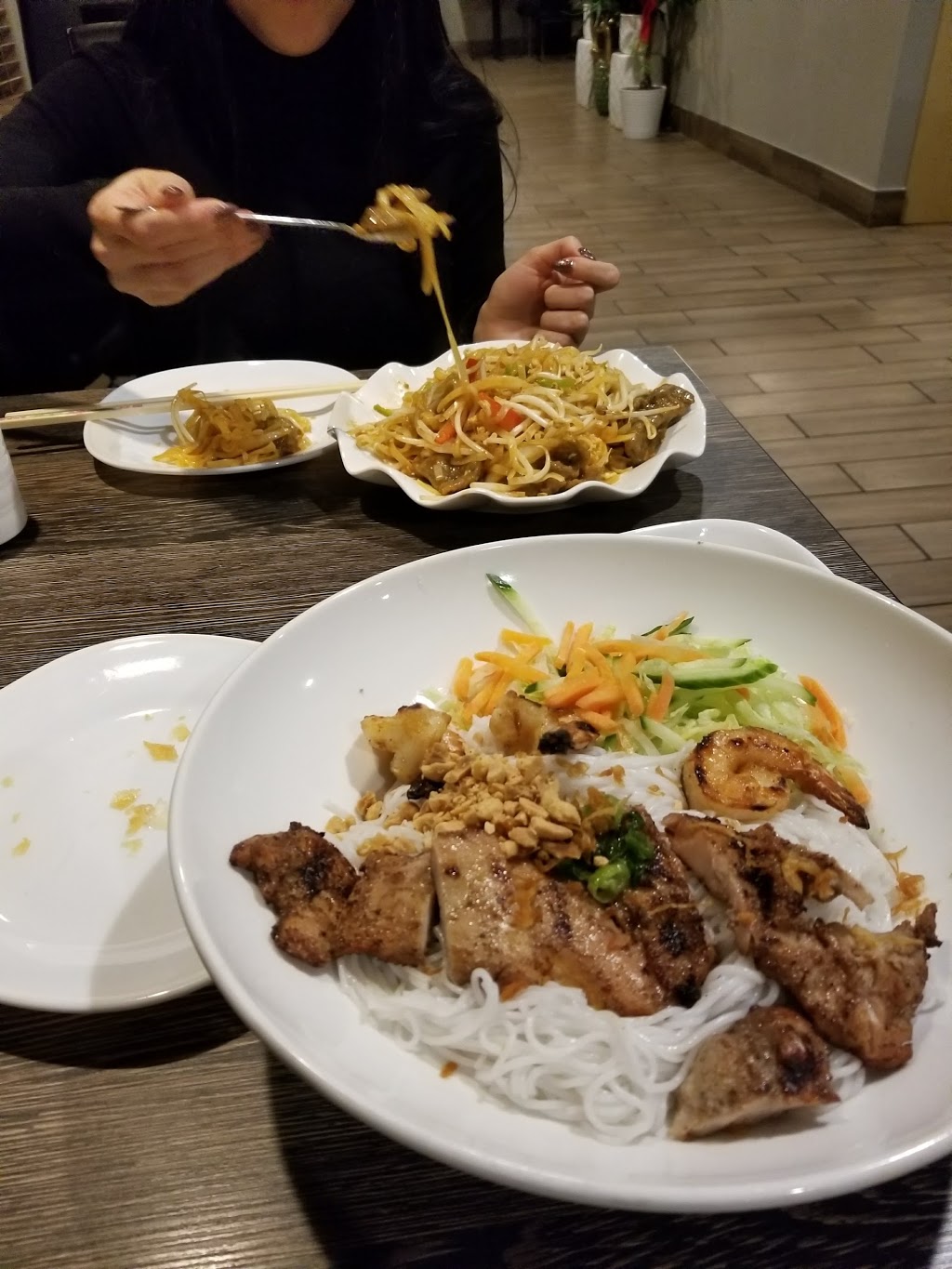 Thiên Ân Restaurant | 7304 101 Ave NW, Edmonton, AB T6A 0J2, Canada | Phone: (780) 756-7304