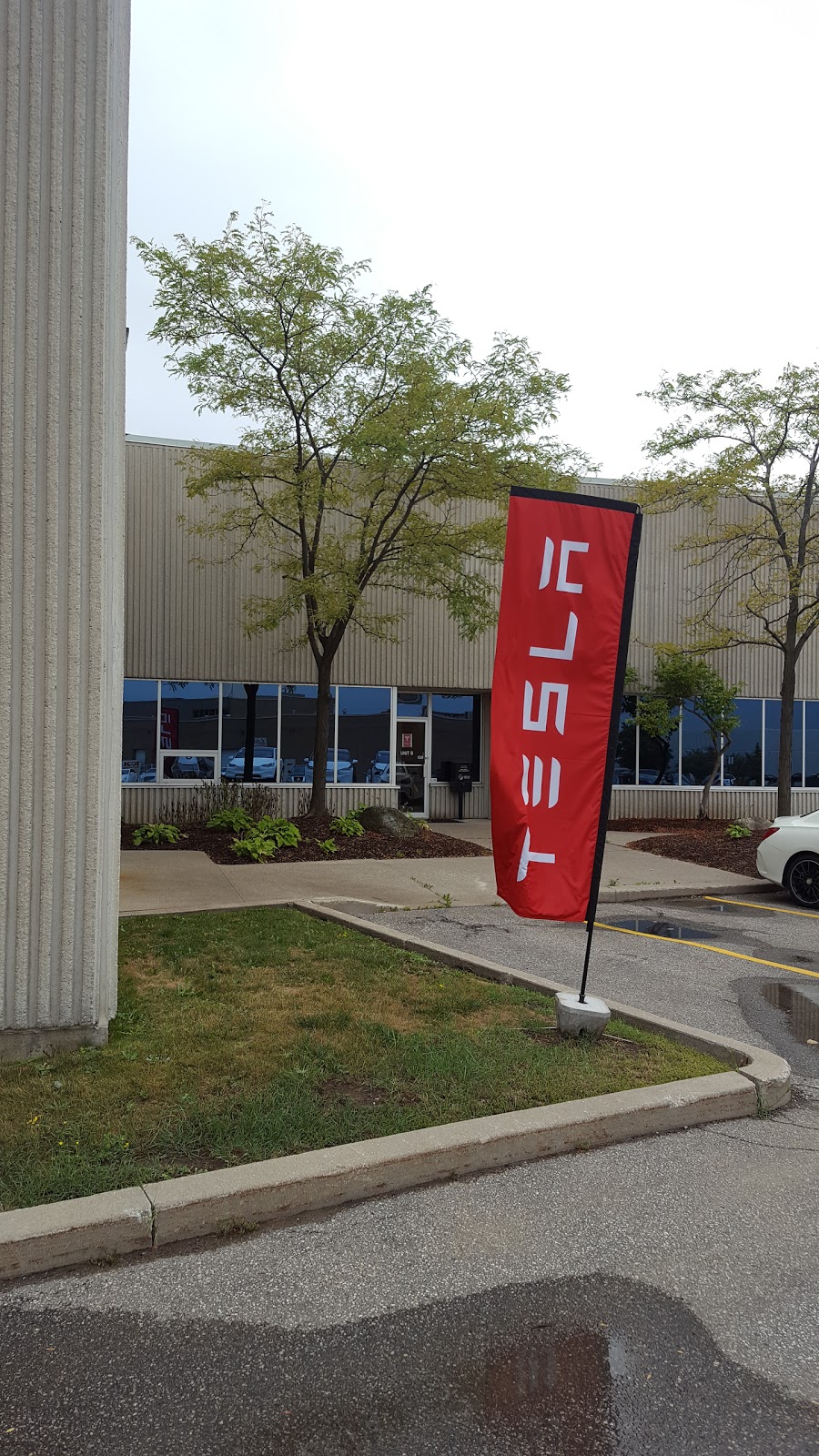 Tesla Service Center | 420 Ambassador Dr #2, Mississauga, ON L5T 2J3, Canada | Phone: (905) 678-1000