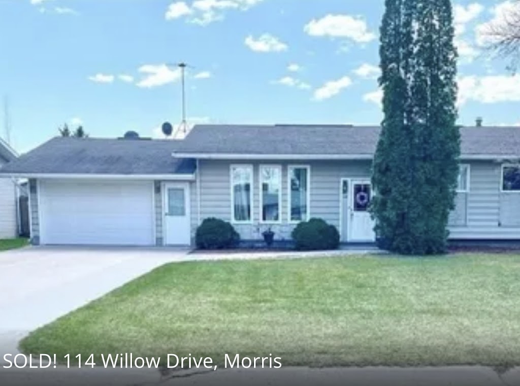 Christina Tomyk - REALTOR® - Border Real Estate | 158 Boyne Ave W #2, Morris, MB R0G 1K0, Canada | Phone: (204) 712-5587