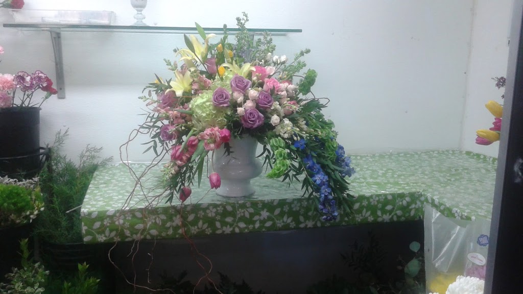 Flowers by Lady Di | 158 Victoria St E, Alliston, ON L9R 1K6, Canada | Phone: (705) 435-4535