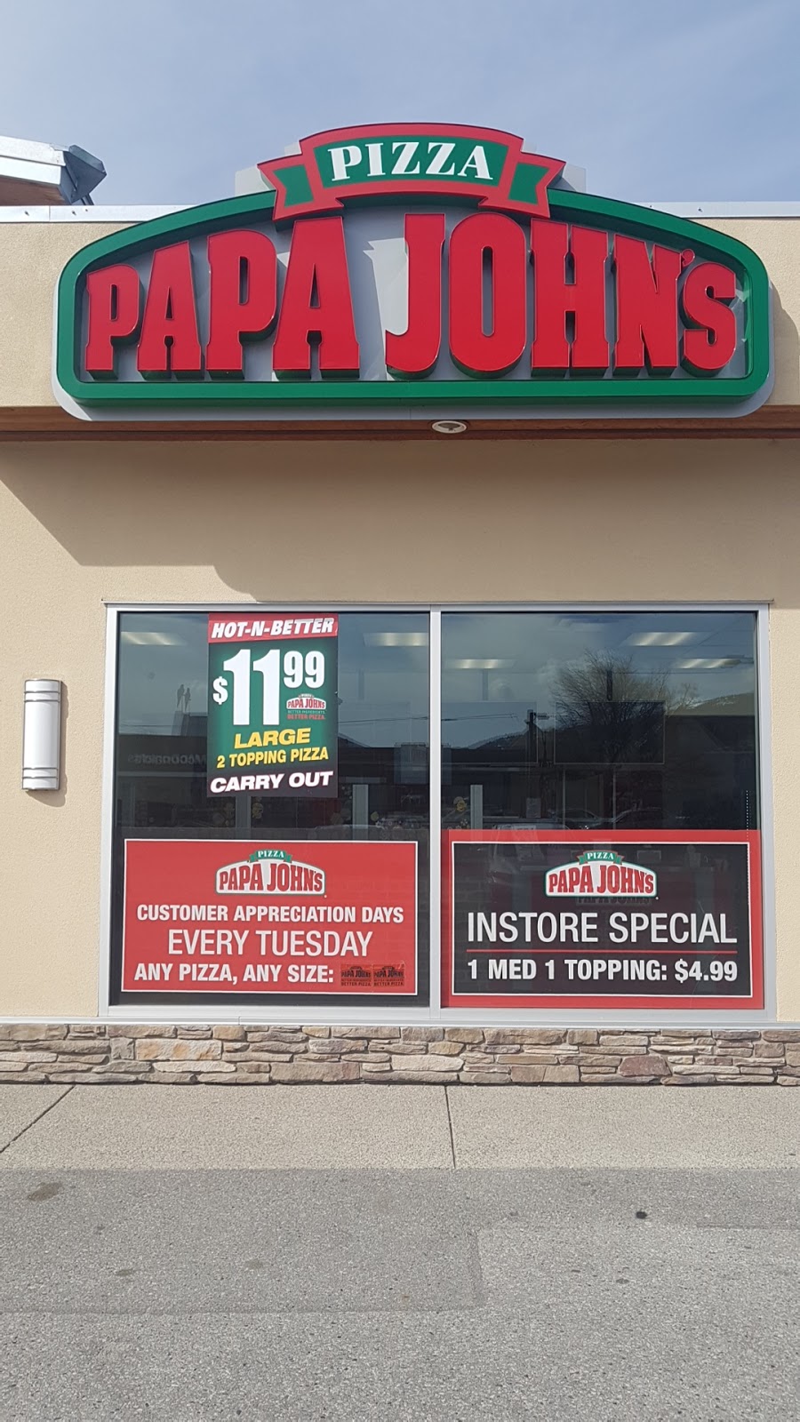 Papa Johns Pizza | 1770 Main St #102, Penticton, BC V2A 5G8, Canada | Phone: (778) 531-7272