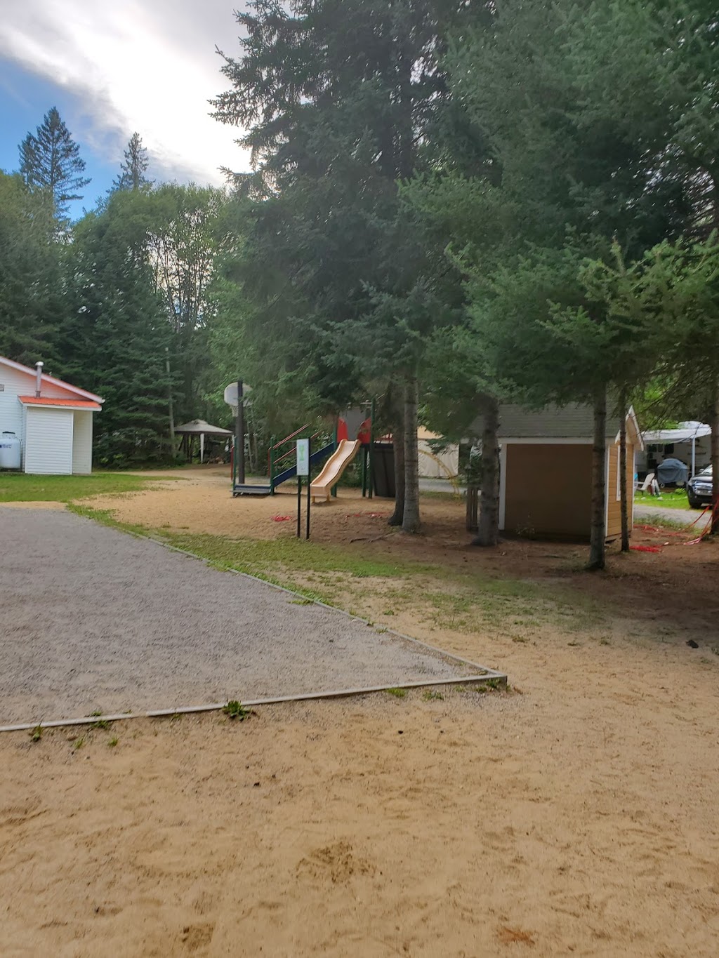 Camping de la Plage | 11904 Route 117 sud, Rivière-Rouge, QC J0T 1T0, Canada | Phone: (819) 275-7757