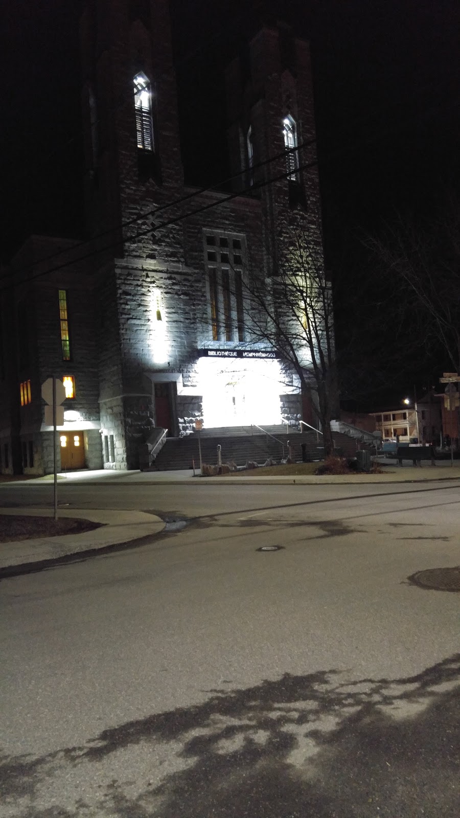 Bibliothèque Memphrémagog | 90 Rue Saint-David, Magog, QC J1X 0H9, Canada | Phone: (819) 843-1330