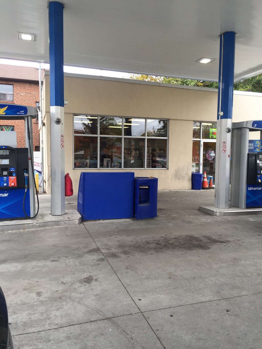 Ultramar | 1121 Broadview Ave, East York, ON M4K 2S4, Canada | Phone: (416) 696-2857