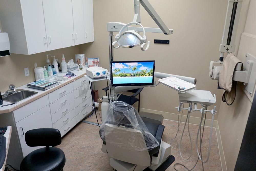 Monterey Dental Centre | 2220 68 St NE #826, Calgary, AB T1Y 6Y7, Canada | Phone: (403) 293-7818