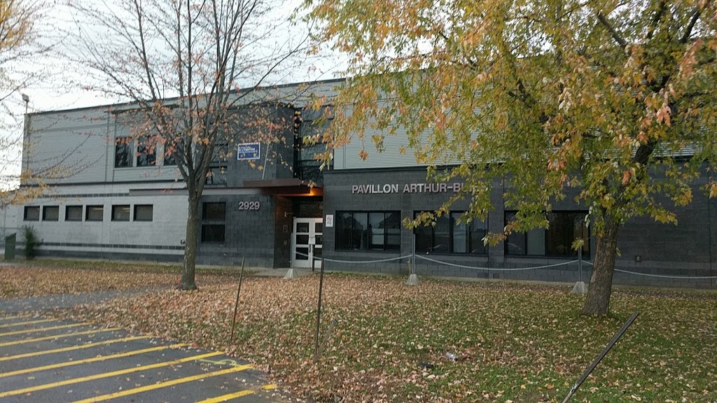 École De Léquinoxe | 2949 Boulevard de la Renaissance, Laval, QC H7L 0H3, Canada | Phone: (450) 662-7000