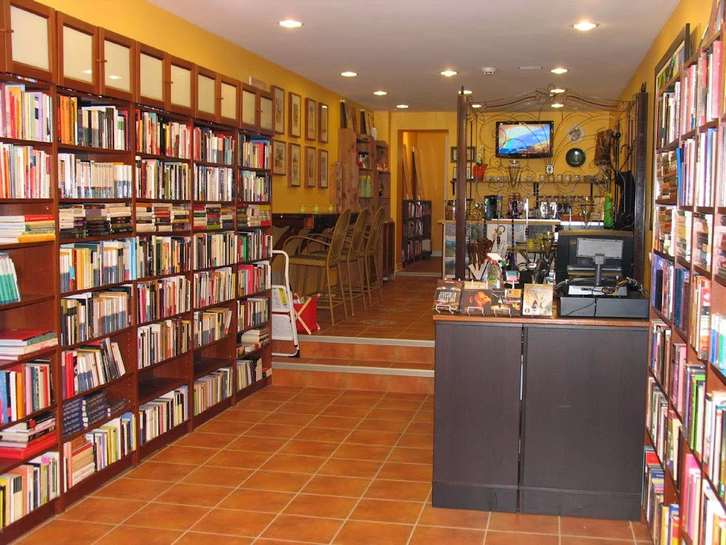 Torontos Spanish Book Store | 872 Bathurst St, Toronto, ON M5R 3G3, Canada | Phone: (416) 533-4000