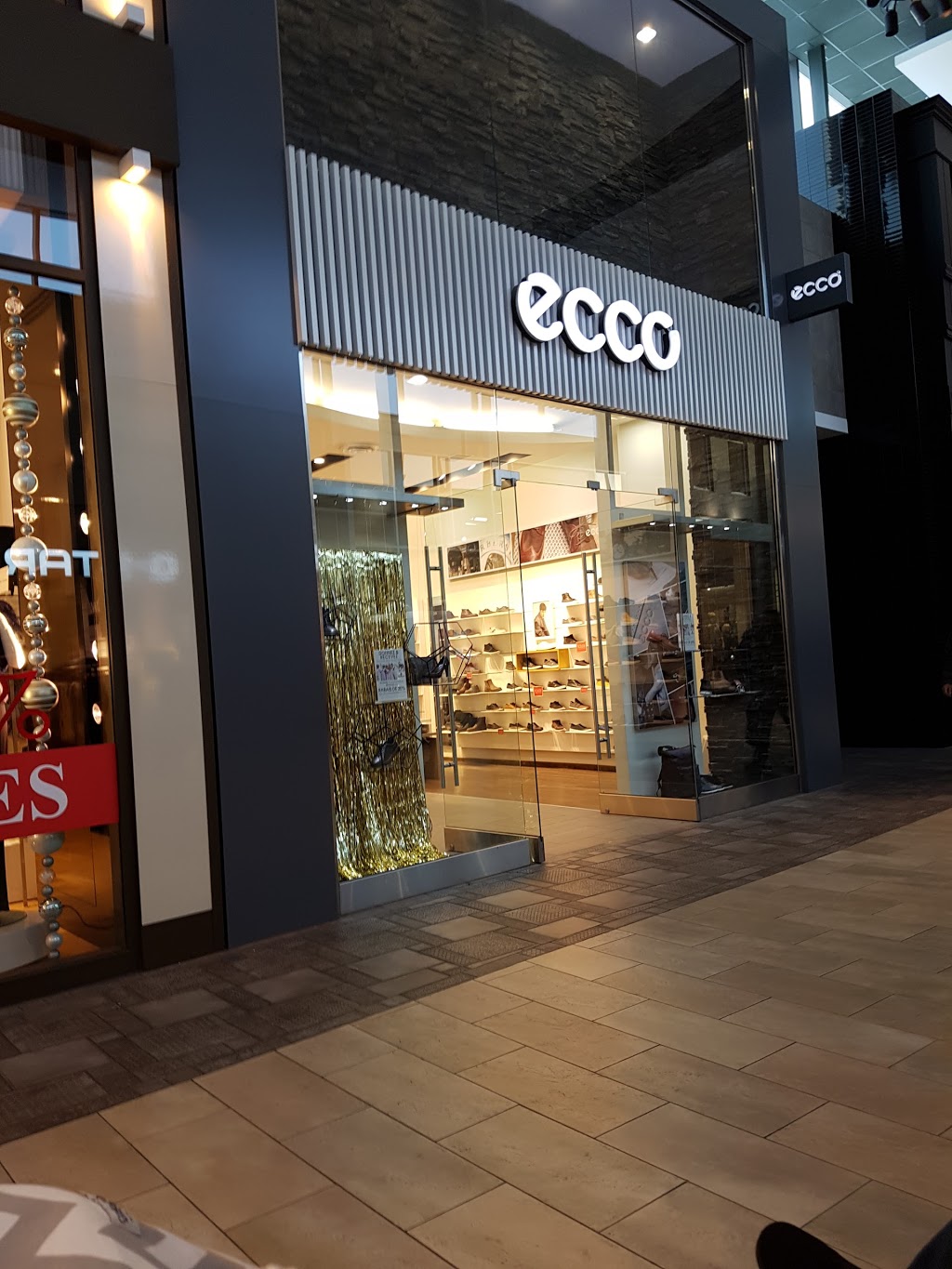 ECCO | 3003 Boulevard le Carrefour r17b, Laval, QC H7T 1C8, Canada | Phone: (450) 688-7272