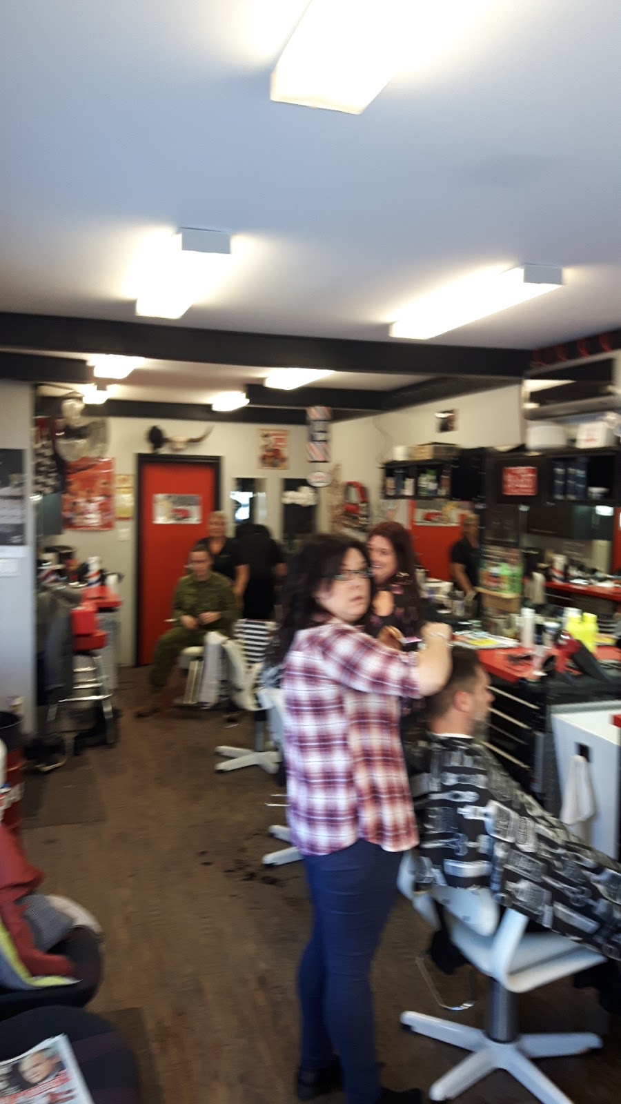 Coiffure Au Masculin 2000 | 11147 Bd Valcartier, Québec, QC G2A 2M4, Canada | Phone: (418) 842-6443