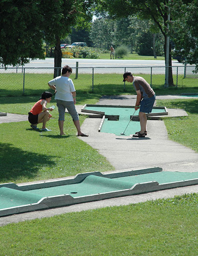 Mini-Putt Baie-Saint-Paul | 1246 Boulevard Mgr de Laval, Petite-Rivière-Saint-François, QC G0A 2L0, Canada | Phone: (418) 435-6520