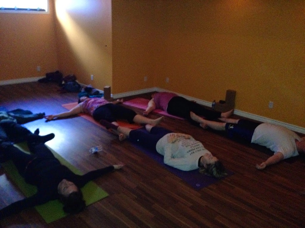 Between the Mats Yoga | 6 Hornak Rd, Smithville, ON L0R 2A0, Canada | Phone: (905) 978-1536