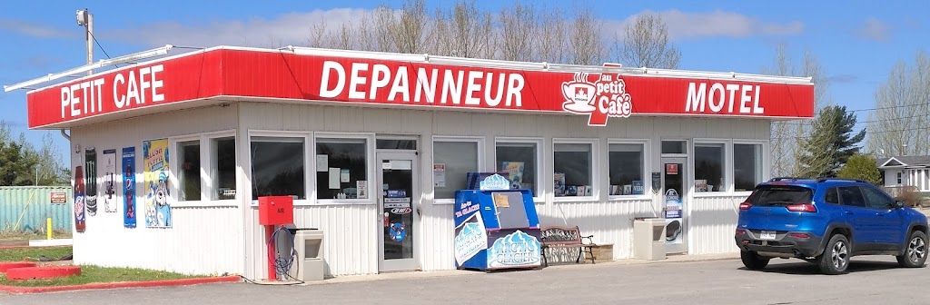 Dépanneur - Le Petit Café - Hébertville | 101 Rte dHébertville, Hébertville, QC G8N 1M9, Canada | Phone: (418) 344-1292