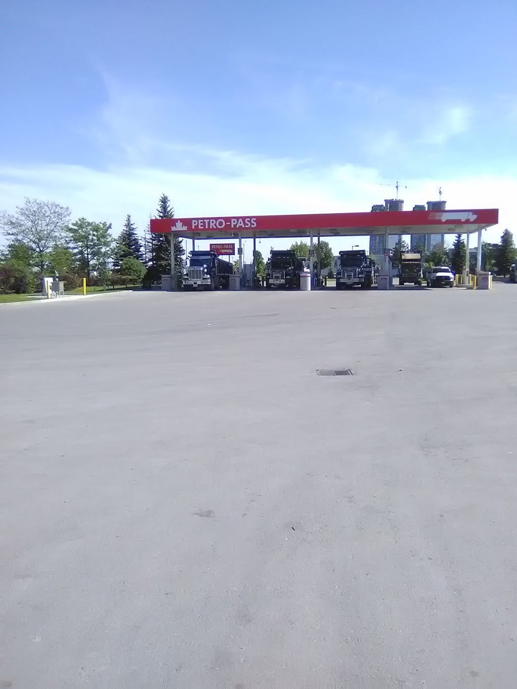 Petro-Pass Truck Stop | 120 MacIntosh Blvd, Concord, ON L4K 4P3, Canada | Phone: (905) 761-2850