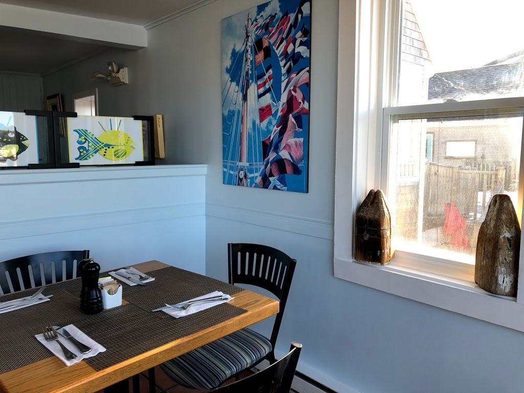 The Savvy Sailor Cafe | 100 Montague St, Lunenburg, NS B0J 2C0, Canada | Phone: (902) 640-7245