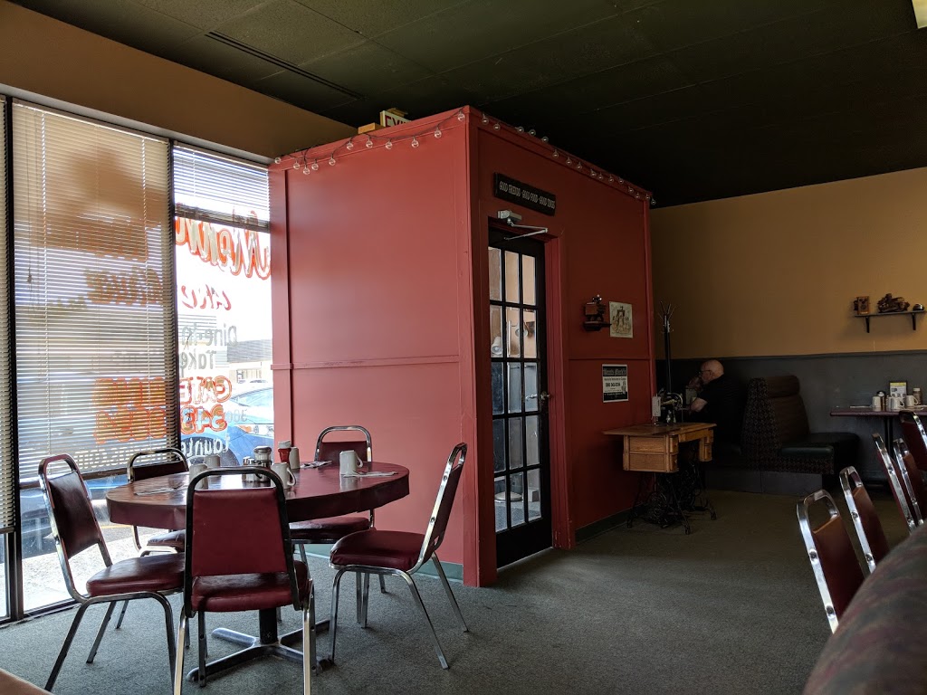Taunte Maria’s Mennonite Restaurant | 8-1724 Quebec Ave, Saskatoon, SK S7K 1V9, Canada | Phone: (306) 343-3334