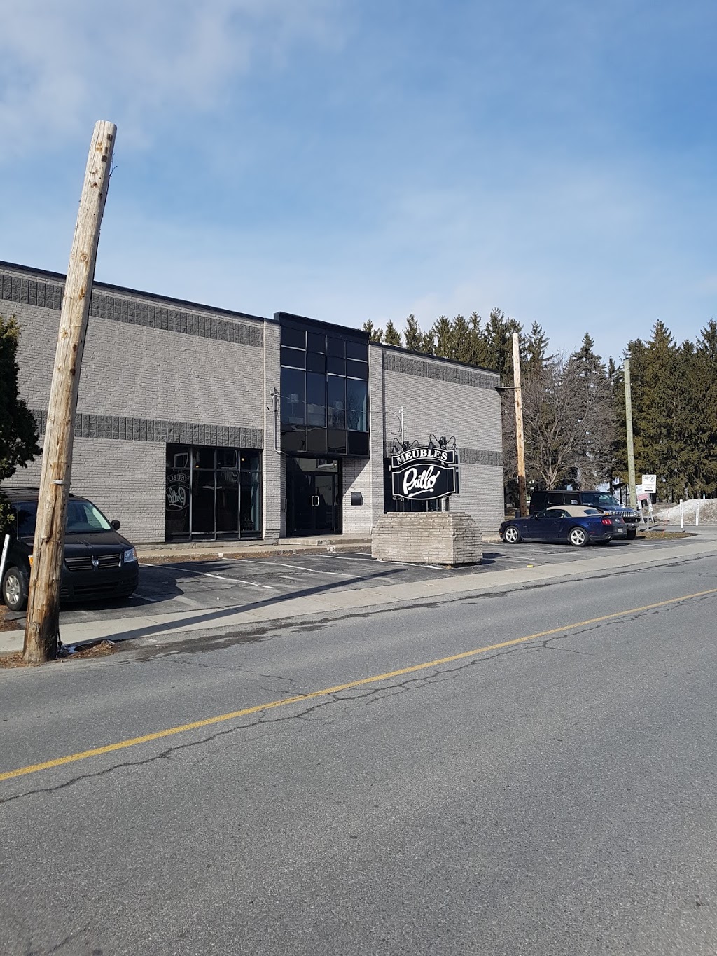 Prillo Furniture | 15757 Boul Gouin O, Sainte-Geneviève, QC H9H 1C3, Canada | Phone: (514) 620-1891