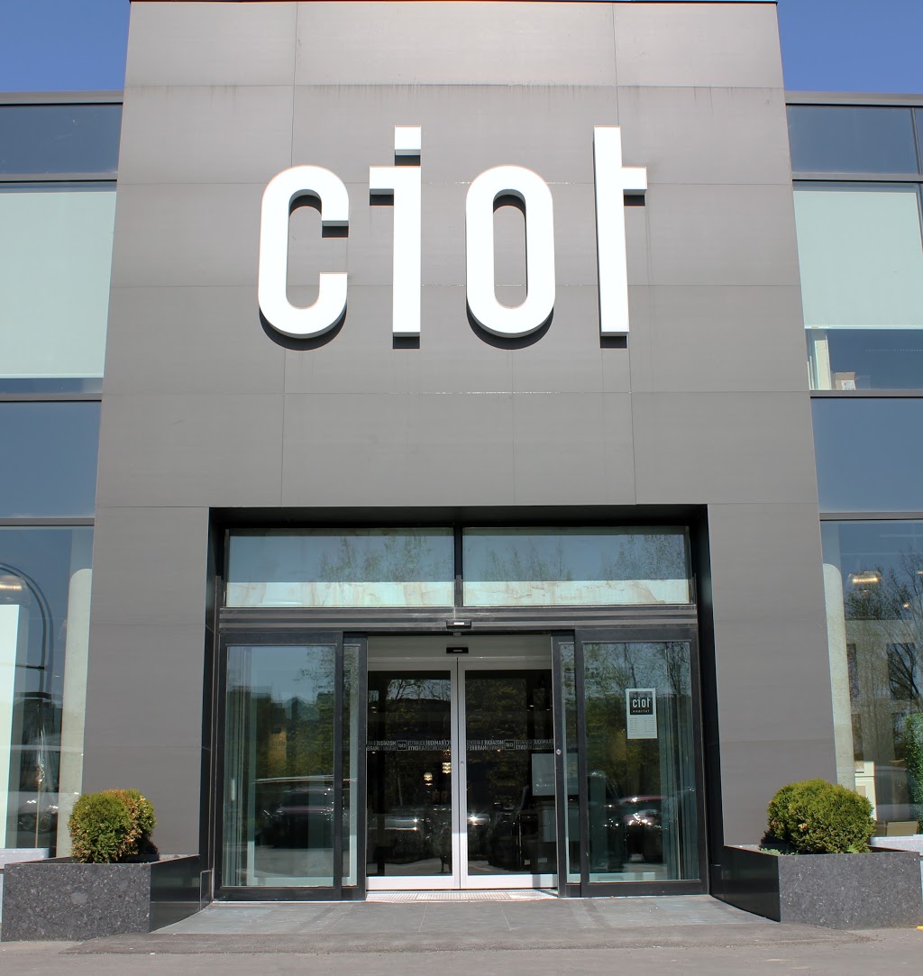 Ciot | 9151 Boul St-Laurent, Montréal, QC H2N 1N2, Canada | Phone: (514) 382-7330