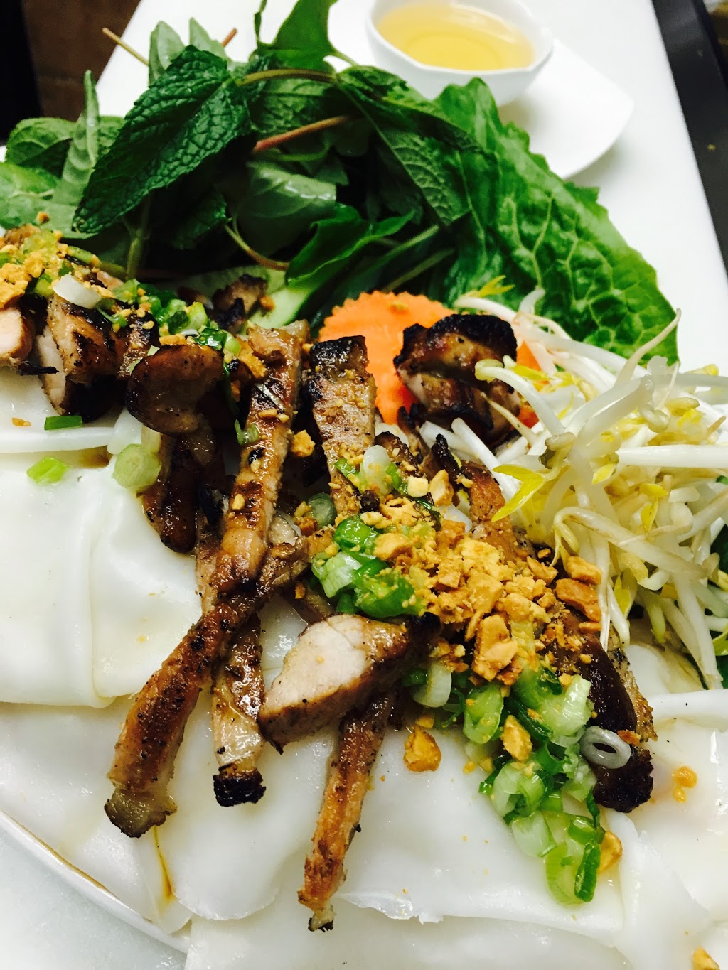 Restaurant Hoai Huong | 8500 Boulevard Taschereau, Brossard, QC J4X 2T4, Canada | Phone: (450) 671-2715