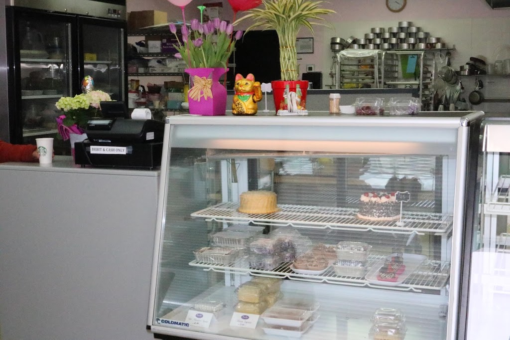 Purple Yum Cakes & Pastries Ltd. | 735 Ranchlands Blvd NW #16, Calgary, AB T3G 3A9, Canada | Phone: (403) 452-2185