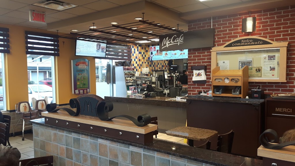 McDonalds | 2015 QC-112, Saint-Césaire, QC J0L 1T0, Canada | Phone: (450) 469-3535