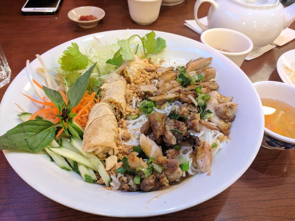 Pho T&T Restaurant | 8481 Keele St Unit 9, Concord, ON L4K 1Z7, Canada | Phone: (905) 669-1852