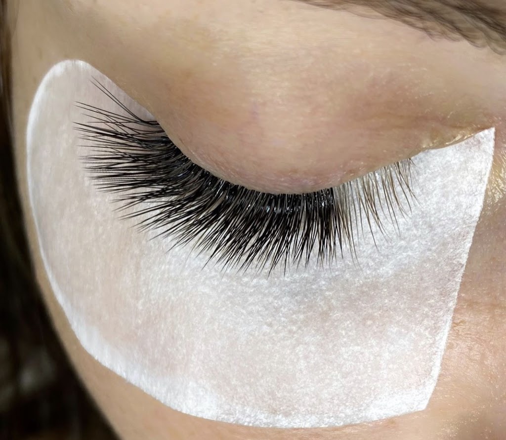 AM eyelashes extensions | 3137 Bentley Dr, Mississauga, ON L5M 6V8, Canada | Phone: (437) 991-1990