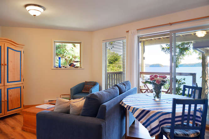 Coracle Cove Waterfront Suite | 6055 Coracle Dr, Sechelt, BC V0N 3A4, Canada | Phone: (604) 885-3790