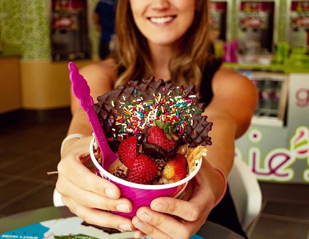 Menchies | 425 Edward St N, Thunder Bay, ON P7C 4P7, Canada | Phone: (807) 475-9115