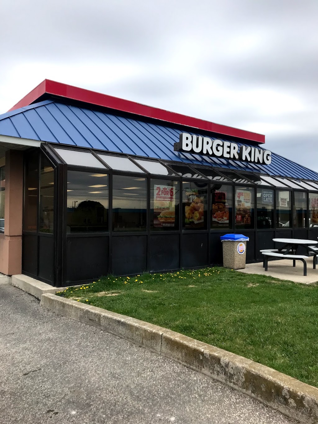 Burger King | North, 6465 Mississauga Rd, Mississauga, ON L5N 1A6, Canada | Phone: (905) 821-3464