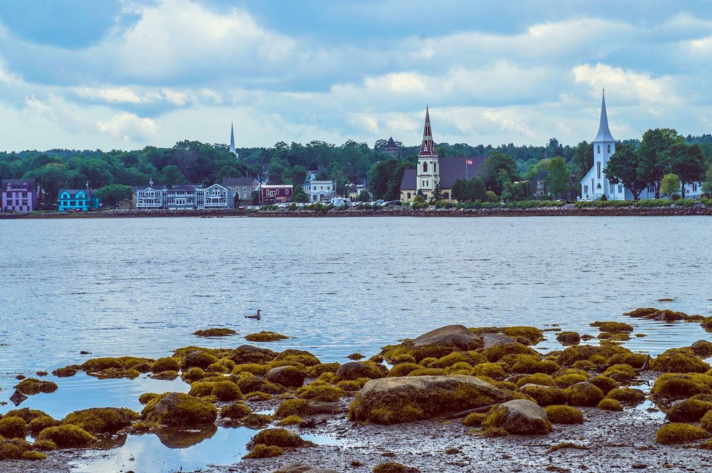 United Church Mahone Bay | 101 Edgewater St, Mahone Bay, NS B0J 2E0, Canada | Phone: (902) 624-9287