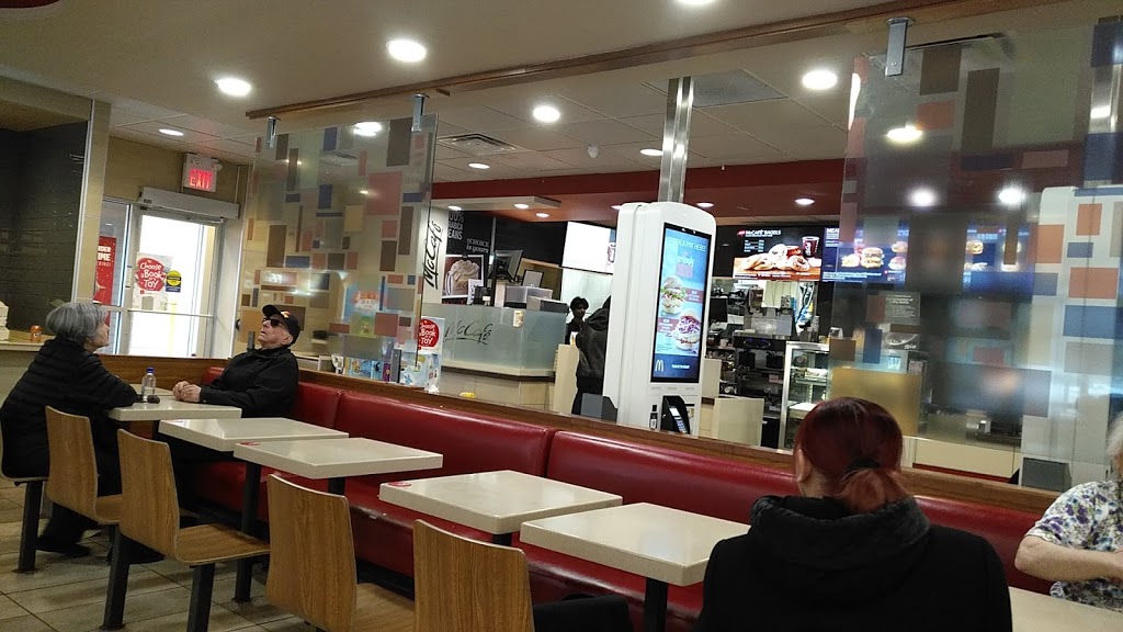 McDonalds | 2701 Lawrence Ave E, Scarborough, ON M1P 2S2, Canada | Phone: (416) 752-2610