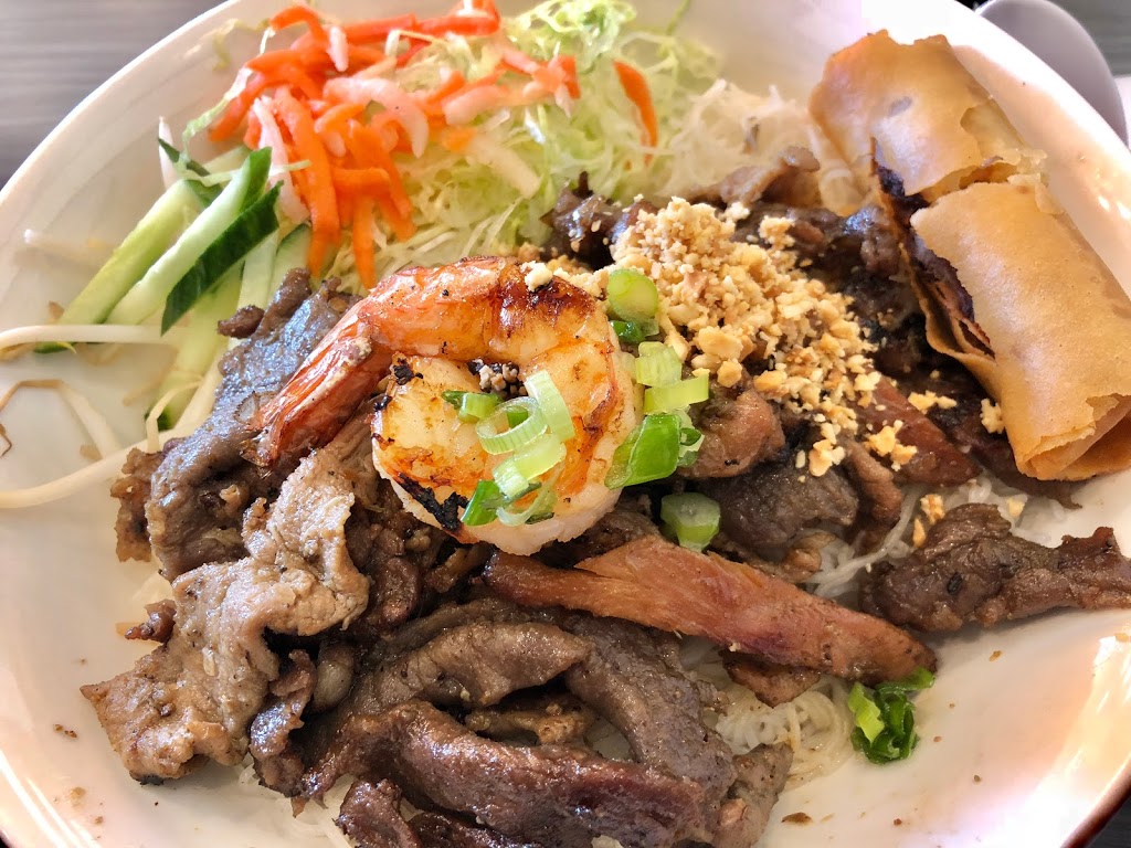 Pho Hoan Pasteur | 10010 86 Ave, Fort Saskatchewan, AB T8L 4P4, Canada | Phone: (780) 589-2238