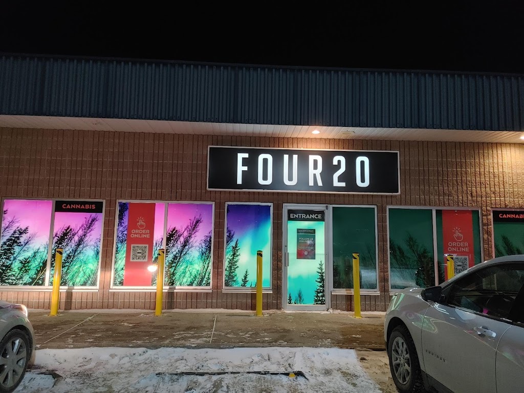 FOUR20 Varsity Village | 989 Columbia Blvd W, Lethbridge, AB T1K 4M5, Canada | Phone: (587) 441-4204