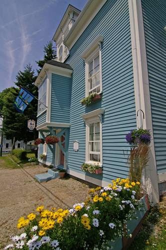 Greybeards Bed & Breakfast | 201 Pelham St, Lunenburg, NS B0J 2C0, Canada | Phone: (902) 634-9696