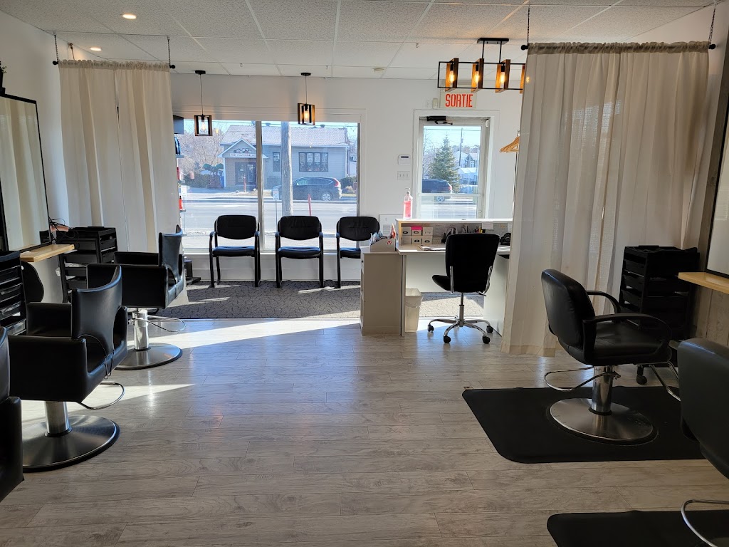 Coiffure G L Inc ( Maintenant Le Salon J) | 889 Bd du Curé-Labelle, Blainville, QC J7C 2L3, Canada | Phone: (450) 437-4919