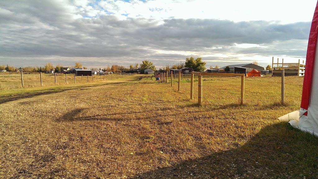 Country Hills Equestrian Centre | 283082 Township Rd 254, Alberta T1Z 0L9, Canada | Phone: (403) 990-6340