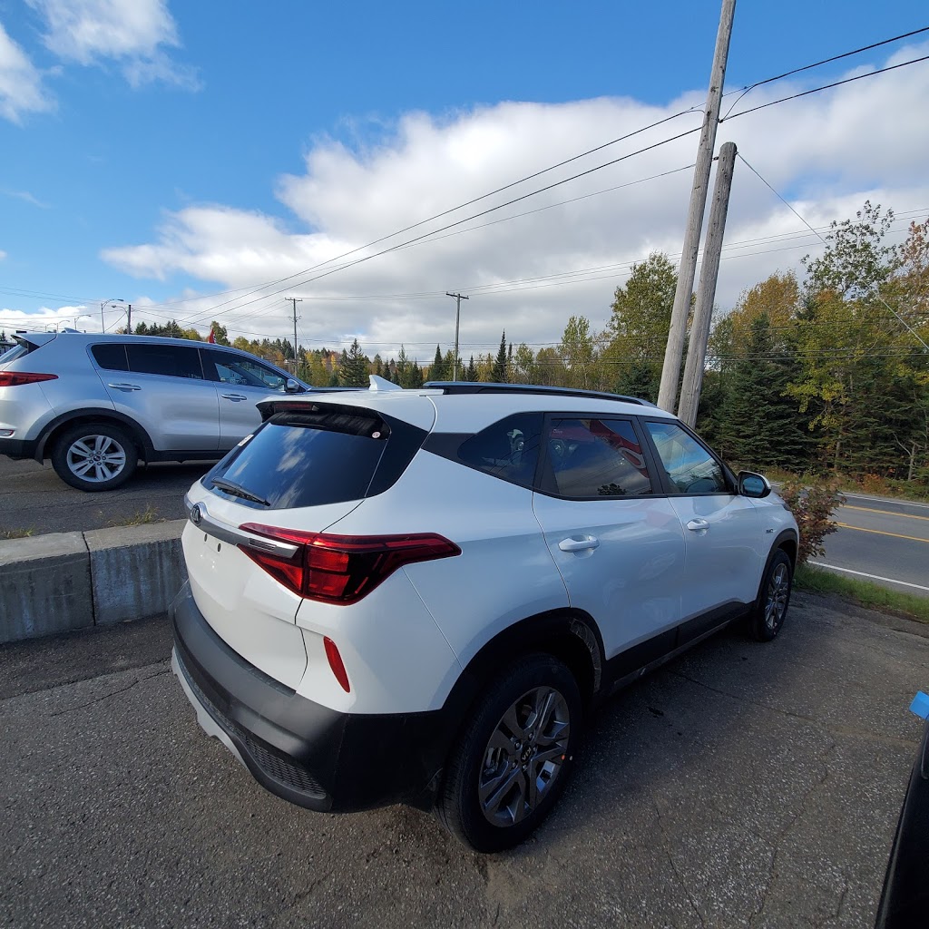 Kia Desrosiers | 2348 QC-117, Val-David, QC J0T 2N0, Canada | Phone: (819) 326-3232