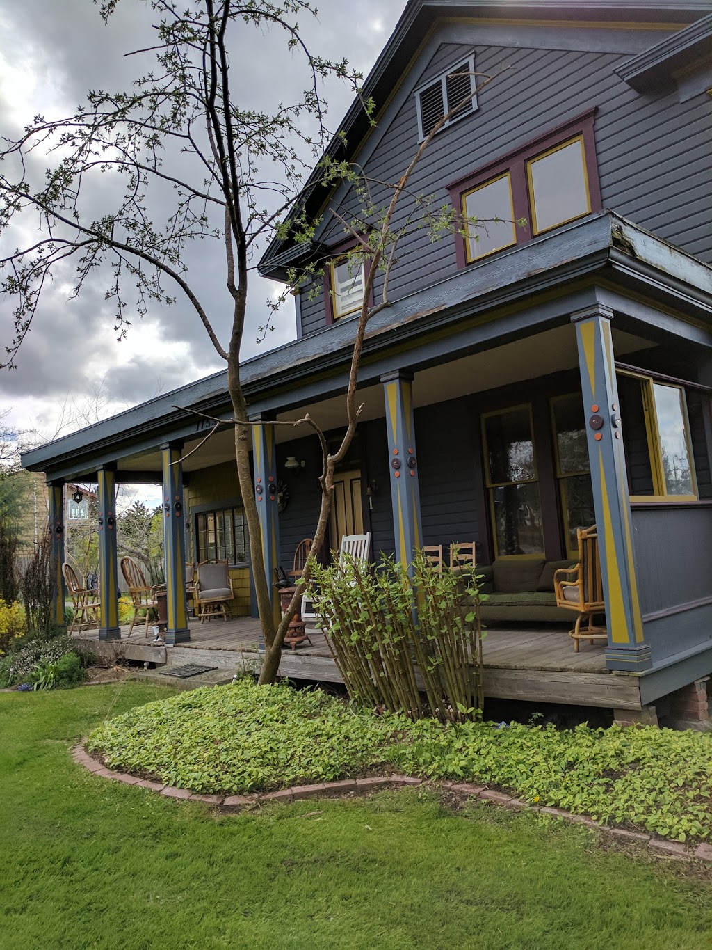 Golden Tree Hostel | 1159 N Beach Rd, Eastsound, WA 98245, USA | Phone: (360) 317-8693