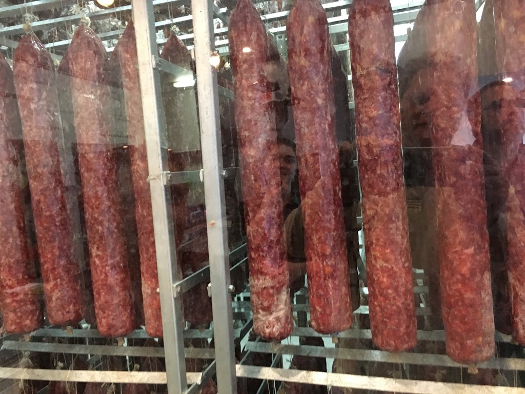 Boucherie Charcuterie Artisanal Lyn Tremblay | 131 Rue St Édouard, Saint-Urbain, QC G0A 4K0, Canada | Phone: (418) 639-2424