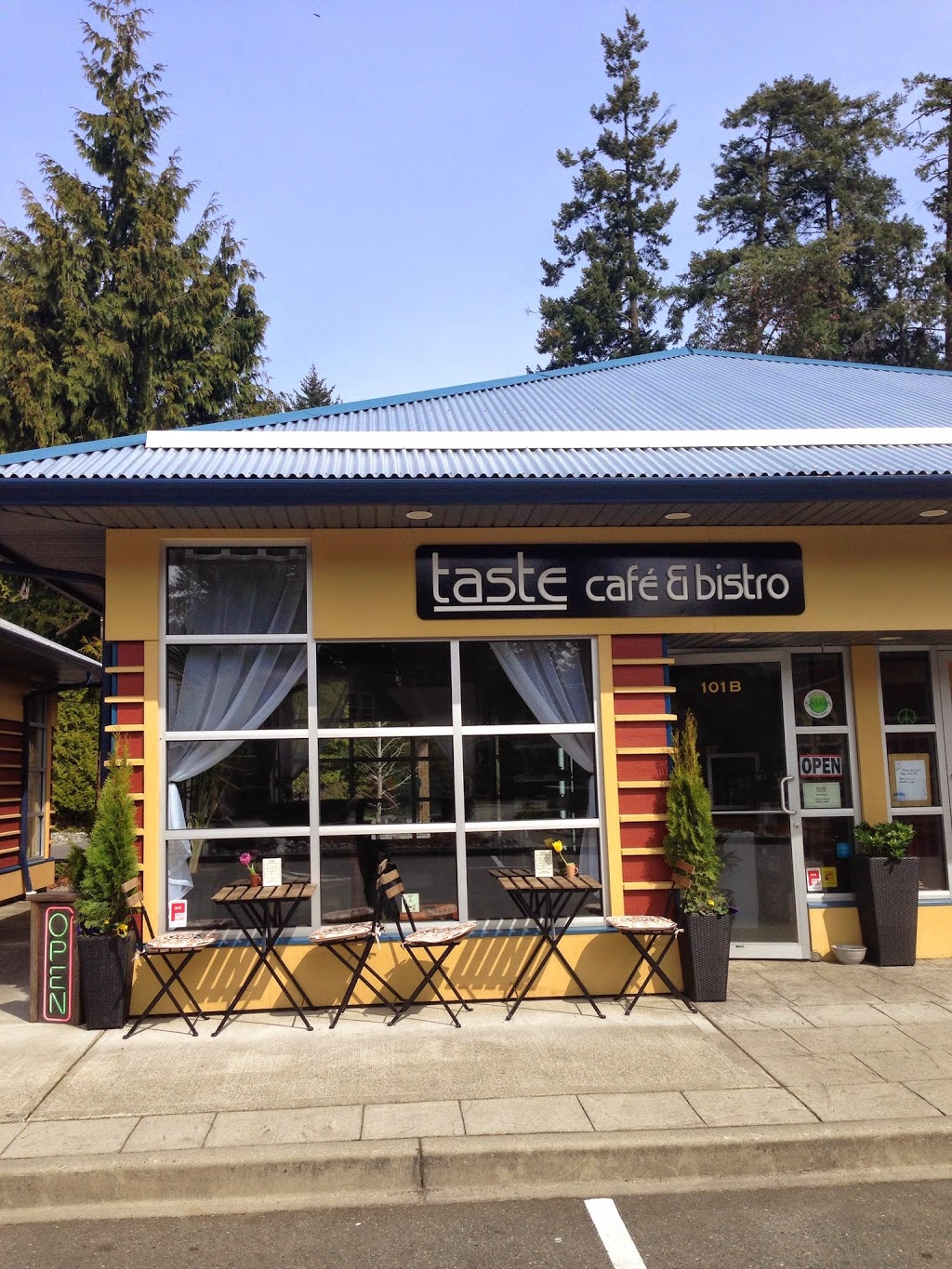 Taste Cafe & Bistro | 101b 1080 Resort Dr, Parksville, BC V9P 2E3, Canada | Phone: (250) 586-8676