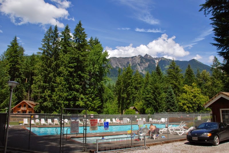 Luxury Getaways | 9989 Mt Baker Hwy, Deming, WA 98244, USA | Phone: (360) 398-9590