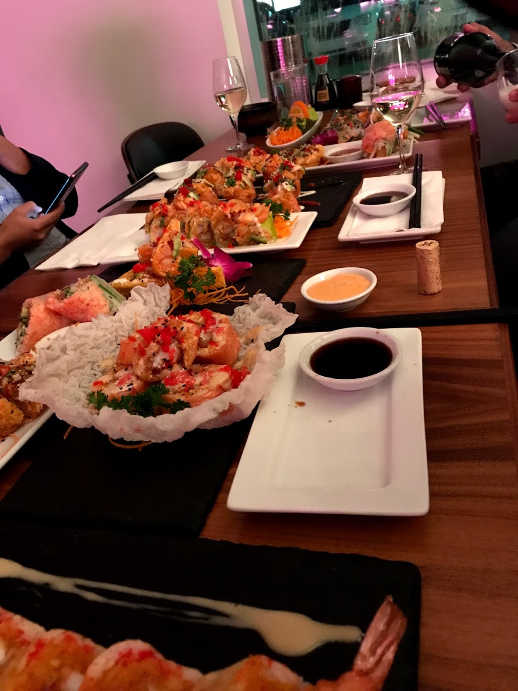 Uni Sushi | 210 Boul Jean-Leman, Candiac, QC J5R 6E6, Canada | Phone: (450) 619-9888