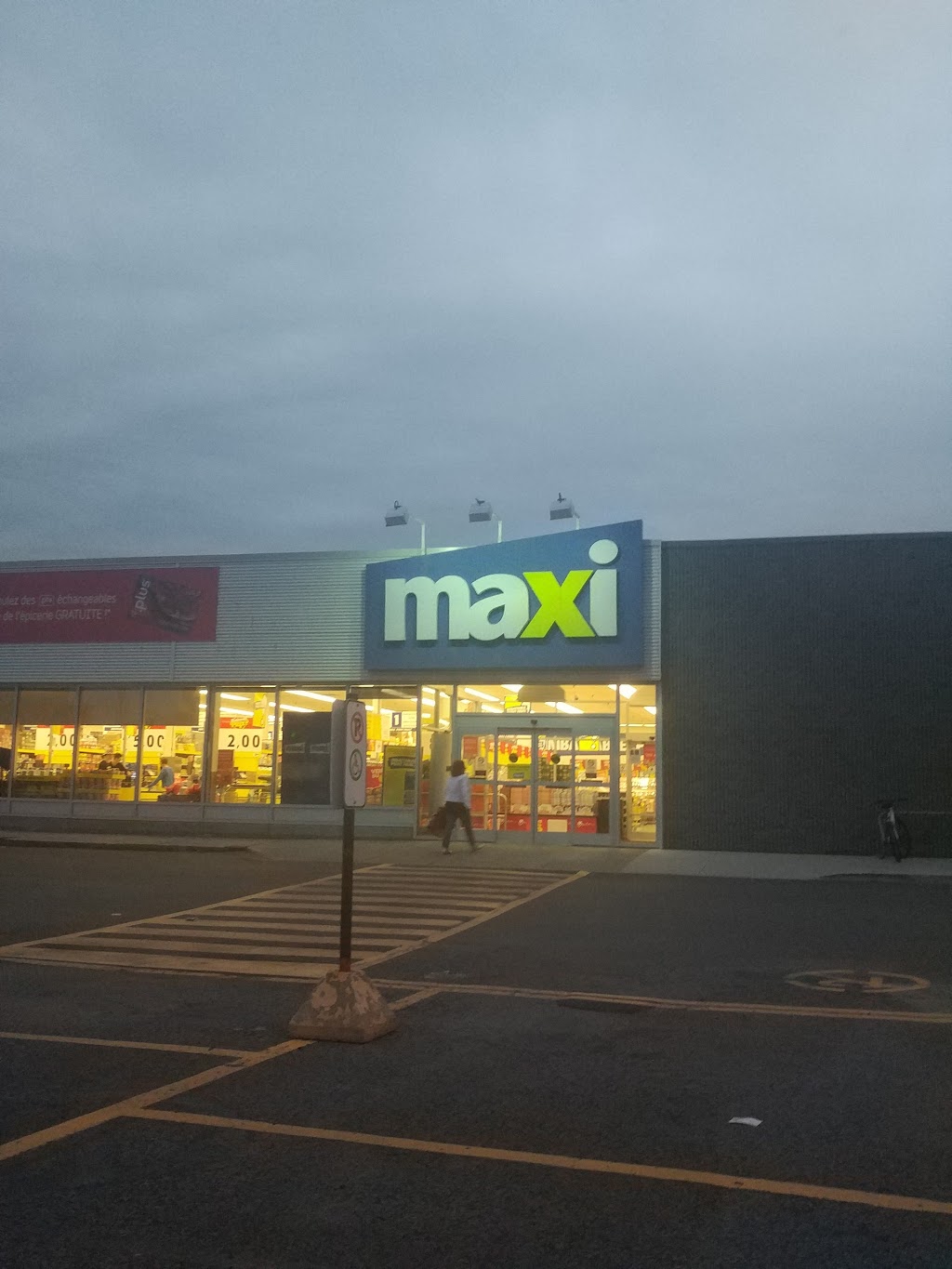 Maxi | 50 Boulevard Taschereau, La Prairie, QC J5R 4V3, Canada | Phone: (450) 659-2226