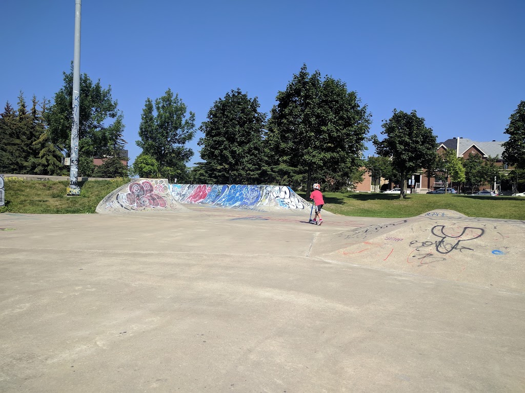 Parc Marcel-Laurin skatepark | 2345 Bd Thimens, Saint-Laurent, QC H4R 1T4, Canada | Phone: (514) 872-0311