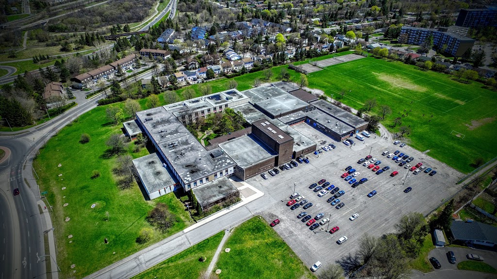 Brookfield High School | 824 Brookfield Rd, Ottawa, ON K1V 6J3, Canada | Phone: (613) 733-0610