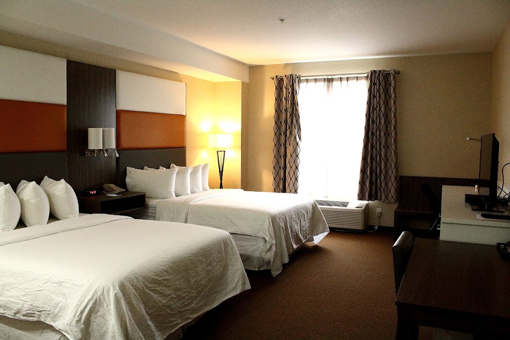 Southfort Inn Fort Saskatchewan | 140 Town Crest Rd, Fort Saskatchewan, AB T8L 0G7, Canada | Phone: (780) 589-2000