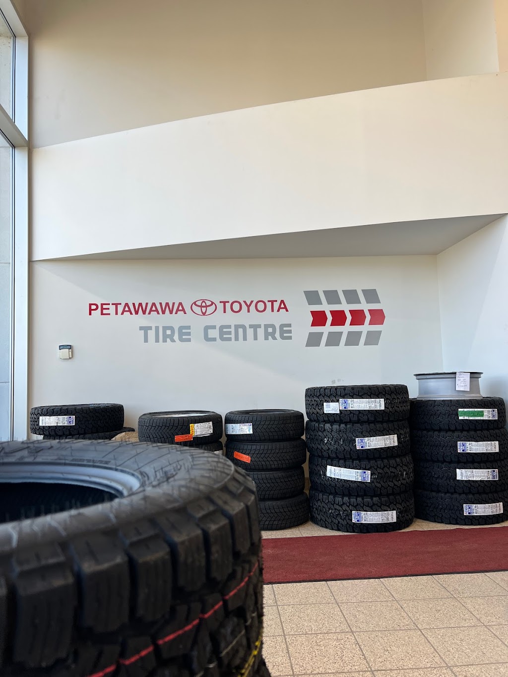 Petawawa Toyota | 1406 Pembroke St W, Pembroke, ON K8A 7M3, Canada | Phone: (613) 735-1717