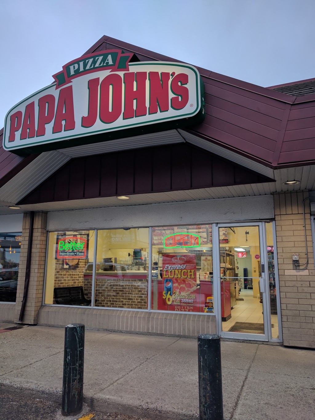Papa Johns Pizza | 2134 Crowchild Trail NW, Calgary, AB T2M 3Y7, Canada | Phone: (403) 693-4444