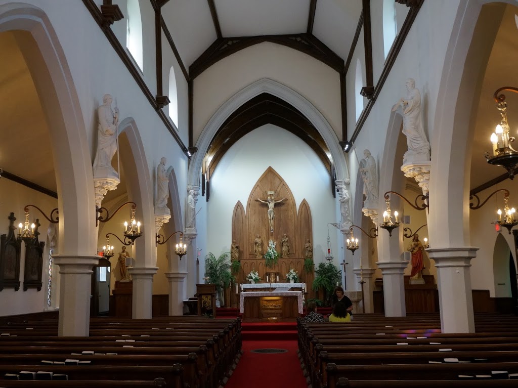 Sacred Heart Catholic Church | 17 Washington St, Paris, ON N3L 2A2, Canada | Phone: (519) 442-2465