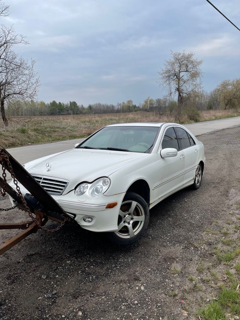 Scrap Car Removal Pickering | 1425 Sandhurst Crescent, Pickering, ON L1V 6Y8, Canada | Phone: (647) 933-3612